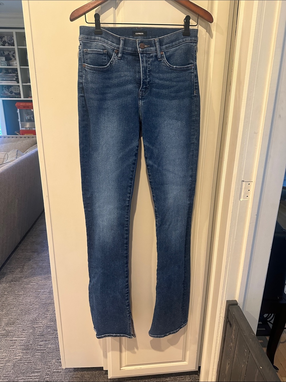 Express Skyscraper Mid Rise Bootcut/Flare Leg Jeans in Medium Blue Wash